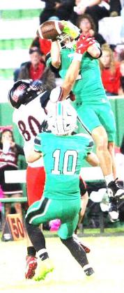 Ropes Eagles’ player goes up for a tough catch under pressure from the Seagraves defense.