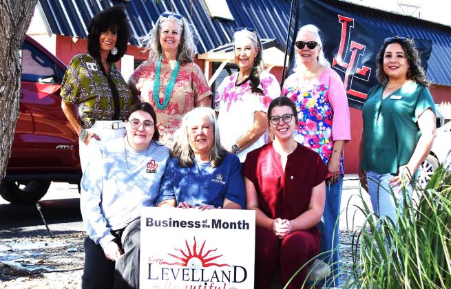 LEVELLAND CHAMBER OF COMMERCE BUSINESS YARD OF THE MONTH – College Avenue Animal Clinic.