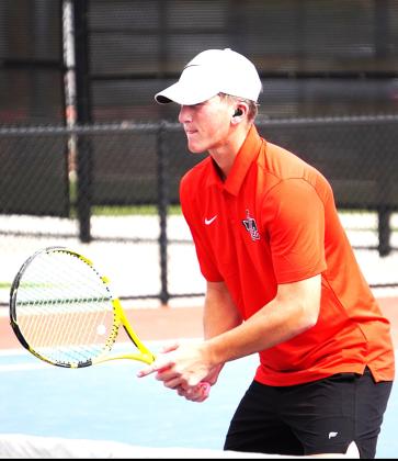 LHS Tennis Coach Braziel acknowledged Reese Payton after a win in Plainview. He is now 8th on the All-Time Individual Wins List. Braziel said that Reese is an amazing young man who has been grinding since he was a 7th grader. Now, as a senior, he is number 8 on the All-Time Individual Wins List, after his three-set doubles win in Plainview.