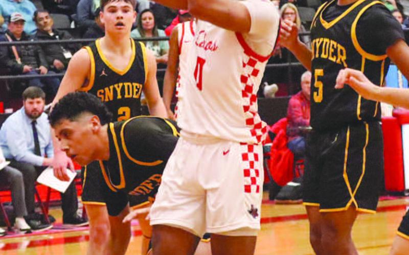Levelland beats Snyder in comeback win