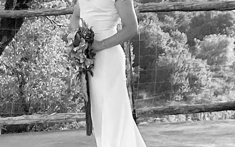 MR.&amp;amp;MRS. CODYBLAIN HAMM ...nee Elizabeth Nicole Van Zandt...