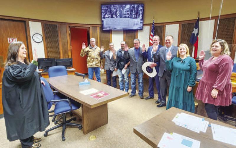 HOCKLEY COUNTY OFFICIALS SWORN IN