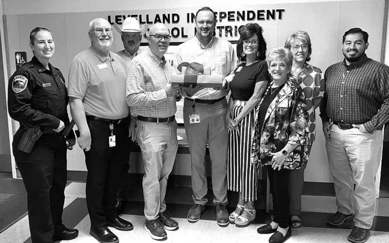 CHAMBER WELCOMES HESEMAN
