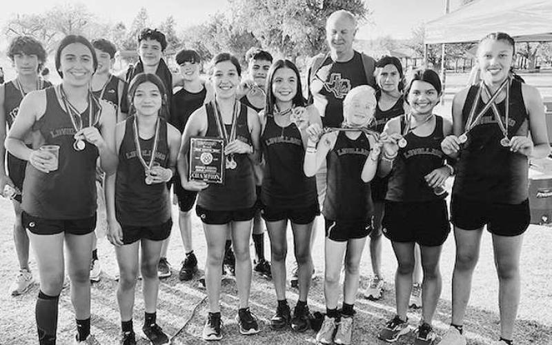 Levelland cross country competes