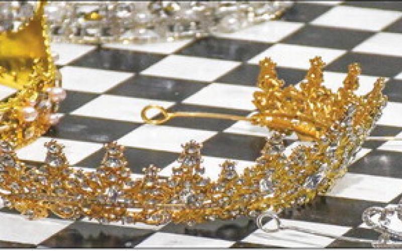 IN MY QUEEN ERA - The Levelland Chamber of Commerce’s Fa La La Committee held their annual event Dec. 12 at the Mallet Event Center. This was the 12th annual Fa La La event with the theme for this year being, “In My Queen Era.” The event included dinner, door prizes, style show, shopping, a designer purse raffle and a “key to the closet” raffle. (Staff photo by Evin Thomas)