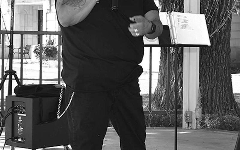 LET ME ENTERTAIN YOU!