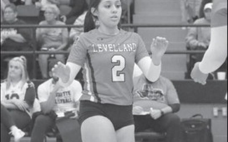 FOCUSED - Levelland Loboette Taylyn Ledesma was focused on helping lead her team to the win this past Tuesday against the Seminole Maidens. (Staff photo by Aalijah Soliz)