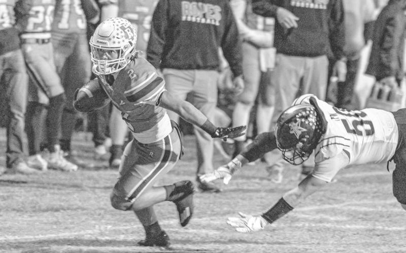 MISSED ME - Ropes Eagle Mason Marmolejo made a Plains Cowboy defender miss Nov.8 during the teams senior night. (Photo courtesy of Donovan Martin)