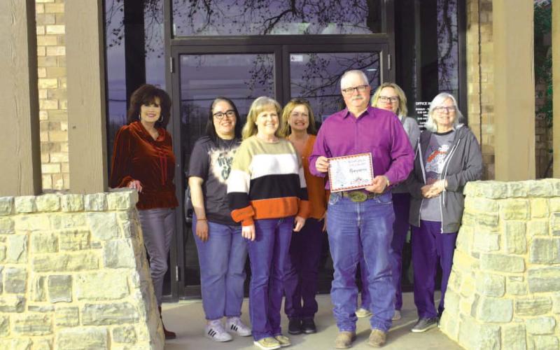 HONARABLE MENTION- Ag Texas was selected as the honarable mention of Keep Levelland Beautiful annual Best Decorated Business of the month contest for the 2023 holiday season. Pictured from Back row Cristal Issacs , Janie Morales, Tammy Franklin, Kelly Hancock front row Leslie Borland a, Doug Hoelsher and Donna Wheeler. Awards were presented the week before Christmas.(Staff photo by Emily Campos)