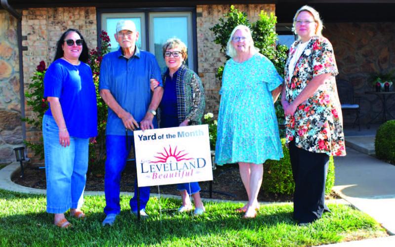 JULY YARD OF THE MONTH - The Yard of the Month for July was given to Billy and Libby Thetford at 517 Jackson, on Tuesday. The monthly contest is held by the Chamber of Commerce and Keep Levelland Beautiful Program.Pictured from left to right is: Janie Morales, Billy and Libby Thetford, Donna Wheller and Kelly Hancock. (Photo courtesy of Emily Campos)