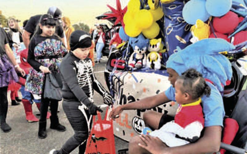 HAPPY HALLOWEEN - The Levelland Breakfast Lion Club and Levelland Mainstreet hosted a Trunk or Treat at the South Plains College track parking space this past Friday. SPC had a wonderful turnout where kids were seen dressed up as skeletons, princess’s and Sonic the headgehog. It was a wonderful Halloween for the children as they stocked up on candy and memories. (Photo courtesy of SPC)