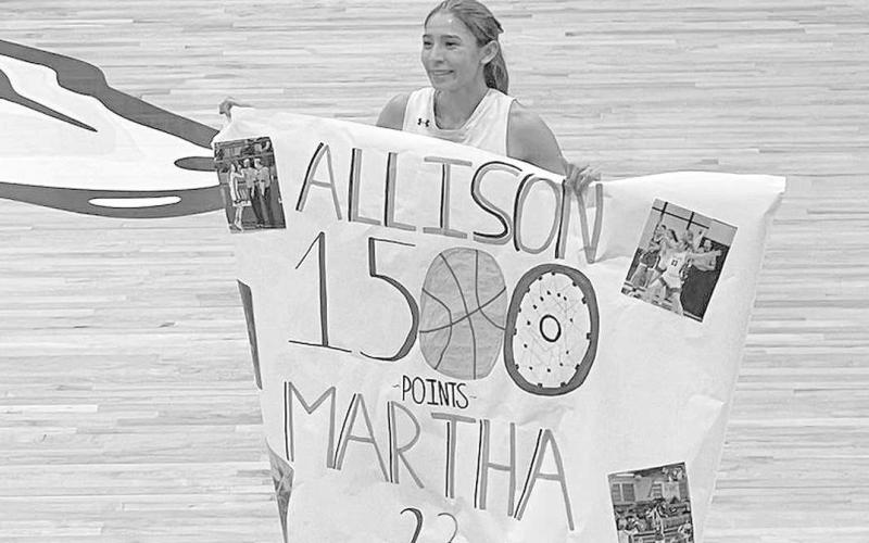 Martha reaches 1,500 career points