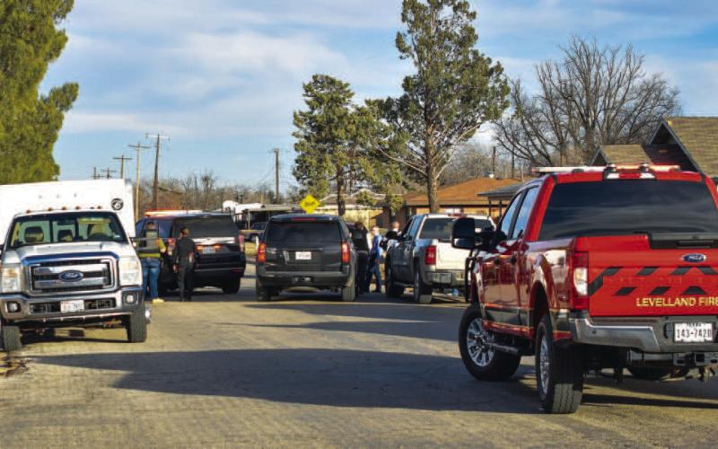 POLICE STAND OFF - The Levelland Police Department attempted to serve a warrant Tuesday afternoon that resulted in a stand off in the 500 block of 8th Street. LPD, Hockley County Sheriff’s Office, Levelland EMS, Levelland Fire Department and Levelland-Hockley County Emergency Management were on scene as the stand off began around 4 p.m. and ended before 6 p.m. Three individuals were arrested as result of the warrant service and stand off. (Staff photo by Dom Puente)