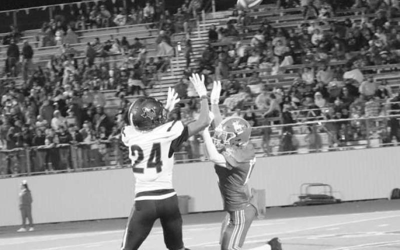 HARD CATCH - Levelland wide receiver Ezekial Arias went up for the grab against the Perryton corner this past Friday to make the hard contested catch. The team will face-off against West Plains this Friday at home at 7 p.m. (Staff photo by Aalijah Soliz)