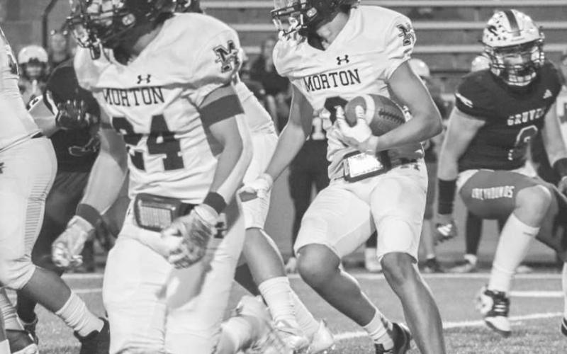 JET SWEEP - Morton Indian E.J. Rivas took the ball on a jet sweep this past Friday night against the Gruver Greyhounds in Amarillo. (Staff photo by Aalijah Soliz)