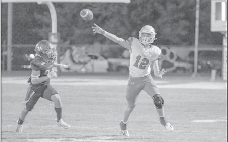 Eagles suffer road lose against Bulldogs, 42-36