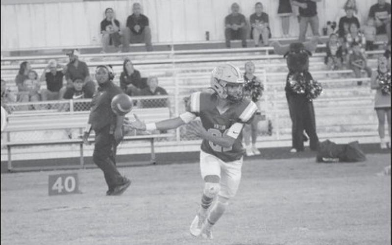 Anton falls to Hart on Homecoming, 27-20