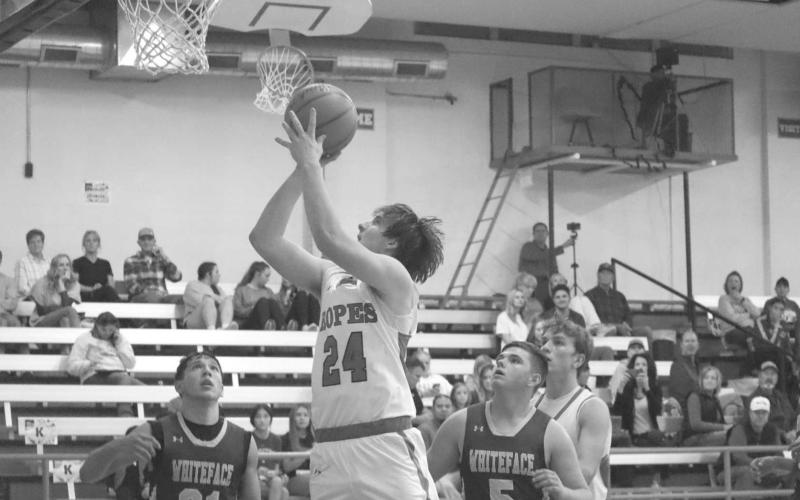 CLOSE SHOT - Ropes athlete Darren Kizer made the close shot against the Whiteface Antelopes in the teams game against them last Monday in their 72-27 win at home. (Staff photo by Aalijah Soliz)