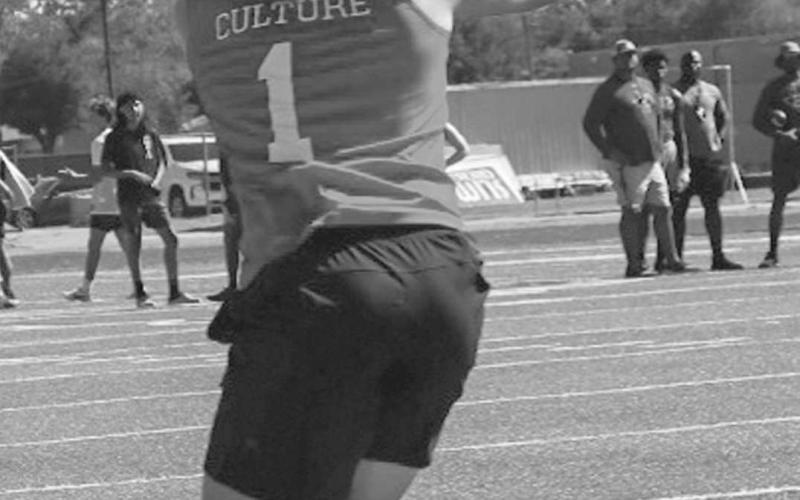 TOUCHDOWN - Levelland Lobo Kaden Brogden caught the ball at the corner of the endzone to get the Lobos a touchdown against the Estacado Matadors this past Monday in Lubbock. (Staff photo by Aalijah Soliz)