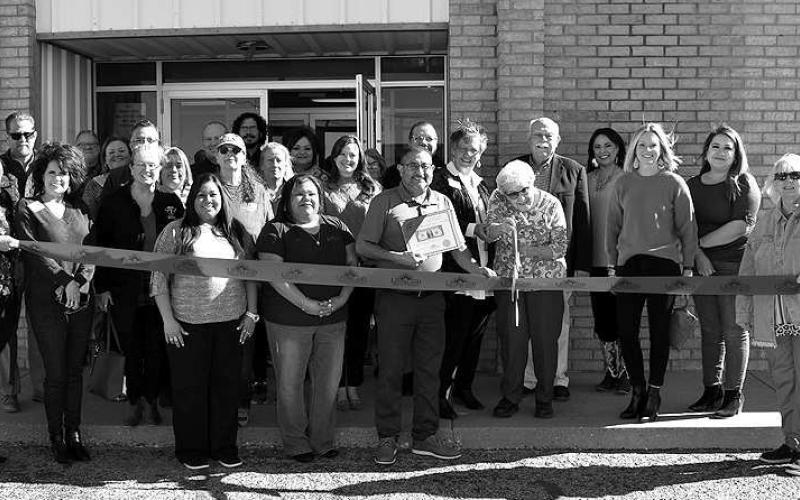 Chamber hosts ribbon cuttings