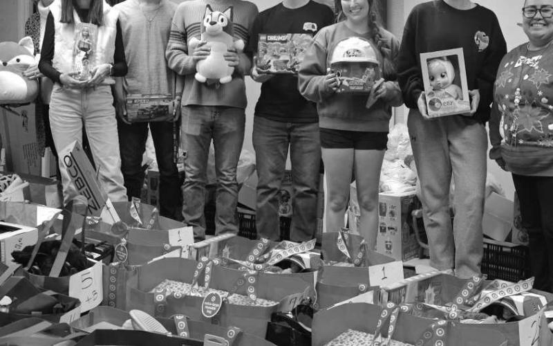 LHS YELL Students spread holiday cheer through Community Service Toy Drive
