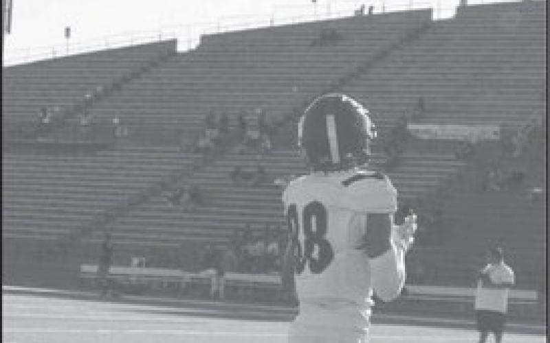 Lobos take down Chiefs, 32-13
