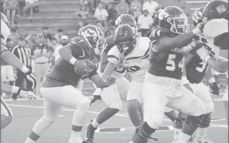 Lobos take down Chiefs, 32-13