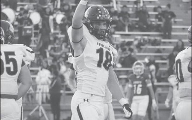 Lobos take down Chiefs, 32-13