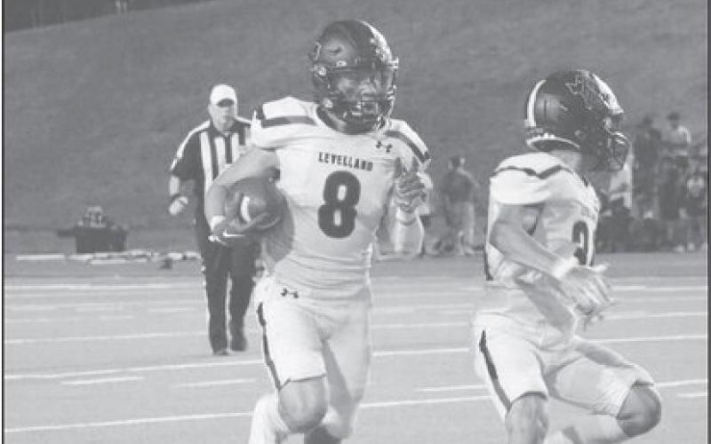 Lobos take down Chiefs, 32-13