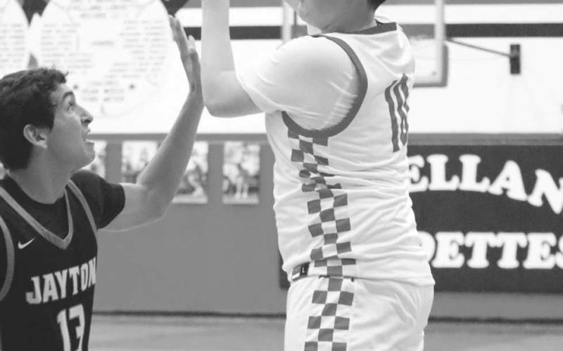 MOVEMENT - Levelland Lobo Graham Gibbs and the offense managed solid ball movement to pick apart the Jayton defense during their contest last Tuesday night. (Staff photo by Aalijah Soliz)