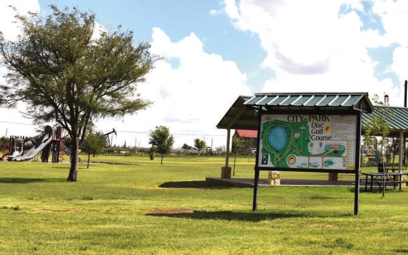 LEVELLAND DISC GOLF – The City Park features 10 Disc Golf holes placed strategically throughout the area. (Staff photo by Ada Niederhauser)