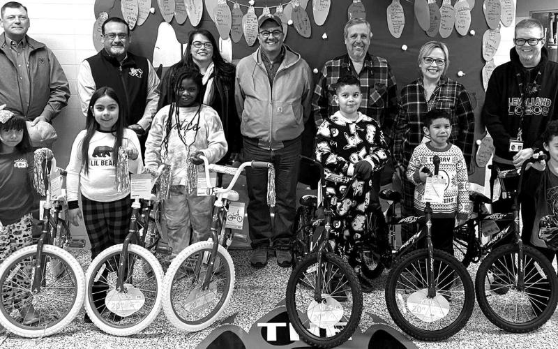 LISD students receive perfect attendance rewards