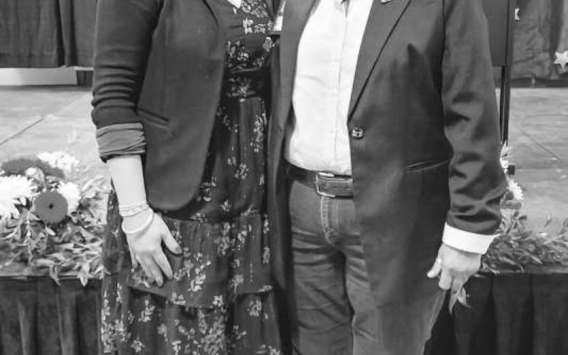 20 YEARS OF SERVICE - During the Employee Appreciation Banquet for the City of Levelland, Captain Tammie McDonald with the LPD was recognized for her 35 years of service. Pictured alongside McDonald is Mayor Breann Buxkemper. (Staff photo by Dom Puente)