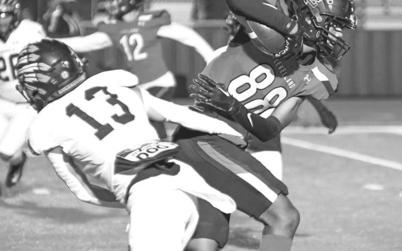 BROKEN TACKLE - Levelland athlete Sean Landrum broke the Seminole Indian weak tackle in the teams final game of the season. Landrum was utilized heavily on special teams and the offensive side of the ball. (Staff photo by Dom Puente)