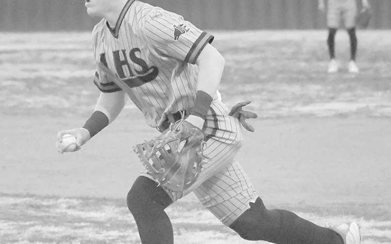 SIX RUN DAY- Blake Klose drove in six runs for Levelland. Klose drove in runs on a double in the first, a in the first, a walk in the second, and a single in the fourth. Levelland topped Tulia, 24-3. Levelland will open district play at home Tuesday against San Angelo Lakeview. (Staff Photo by Dom Puente)