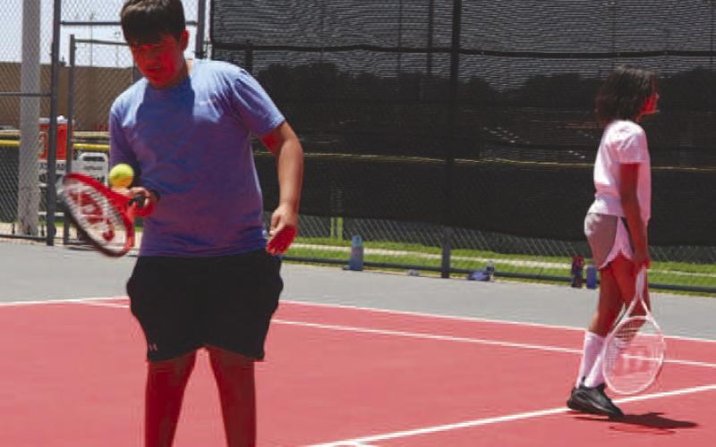LHS tennis holds camp