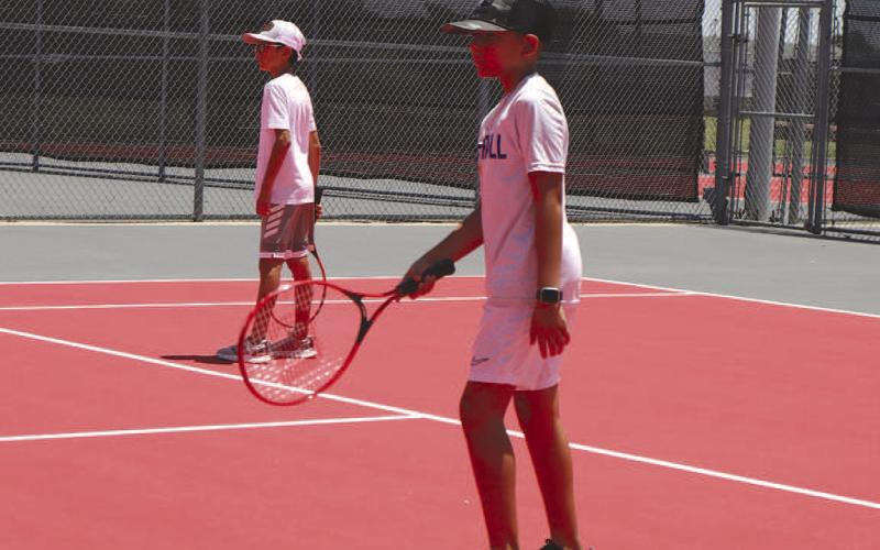 LHS tennis holds camp