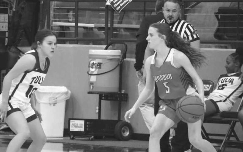 HANDLES - Sundown Roughette Camry Jourden looked over her team during the teams contest against the New Home Lady Leopards this past week at home. (Staff photo by Aalijah Soliz)