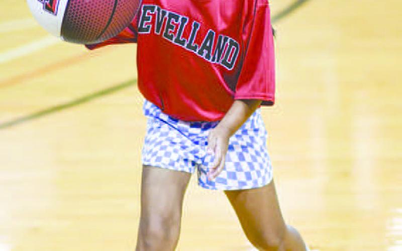 DRIBBLE DRILLS – Elle Smith practiced her dribble moves during the Levelland Lobo Basketball Camp at the Texan Dome on August 5. (Staff photo by Jentezen Smith)