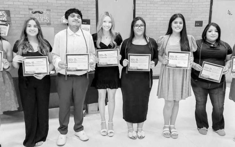 HOSA SENIOR CORDS