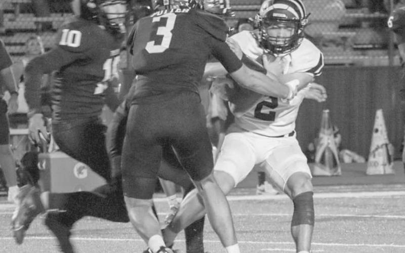 GOING NOWHERE - Levelland Lobo Gage Potter stuffed the run on the outside run this last Friday night against the Snyder Tigers for their non-district matchup. (Staff photo by Aalijah Soliz)