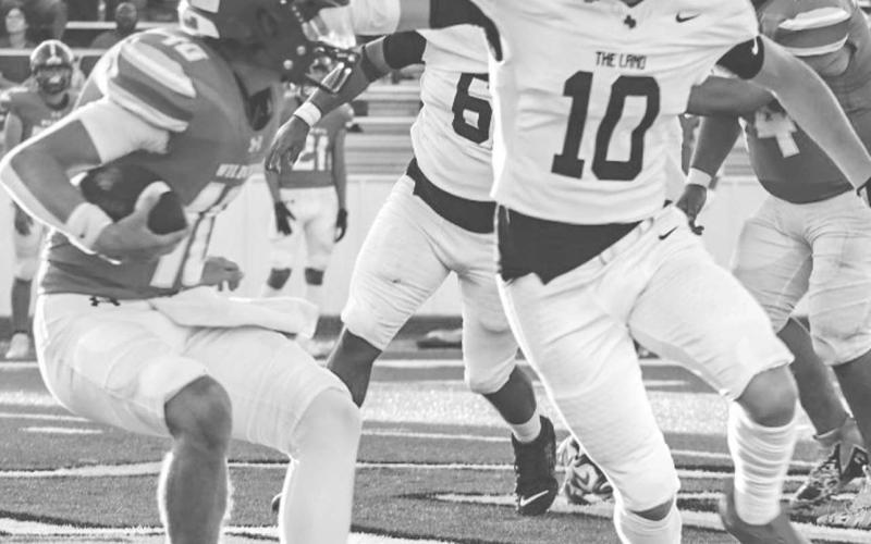 CONTAIN - Levelland Lobo Gage French tracked down the Idalou running back last Friday against the Wildcats on the road where he made the big tackle on third down. (Staff photo by Aalijah Soliz)