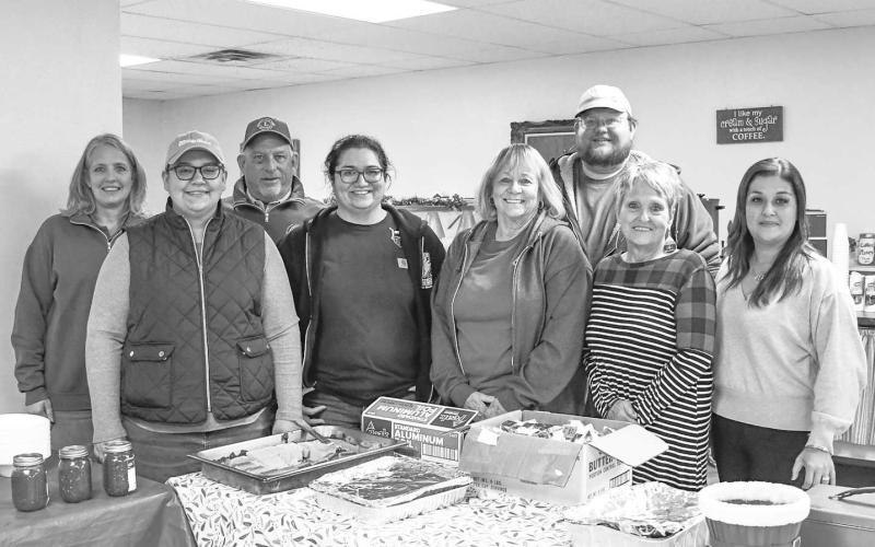 SENIOR CENTER SERVINGS – The Morton Lions Club served chili, cornbread, cocoa and coffee inside the warmth of the city’s senior citizens building during Morton’s Parade of Lights event Dec. 3. (Staff photo by Evin Thomas)
