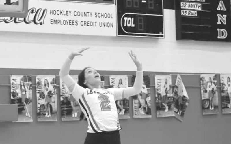 SERVE - Levelland Loboette Taylyn Ledesma served the ball and went 19-20 for 14 points and two aces on the night. (Staff photo by Aalijah Soliz)