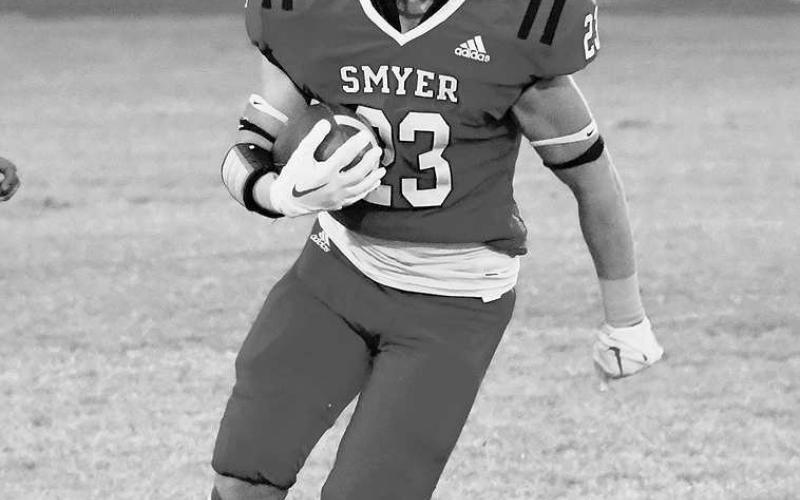 UNTOUCHED- Smyer Bobcats Christian Charles was untouched on a sweep play for a nice gain in district action against New Home in Smyer Friday. The Bobcats fell to New Home and will look to bounce back in district on the road in Morton Friday. Kickoff is set for 7 p.m. (Staff Photo by Dom Puente)
