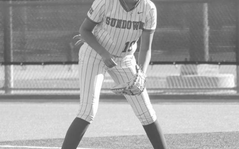 FOCUSED - Sundown Roughette Araceli Ibarra was focused on the pitch during the team’s game against Sunray this past Tuesday in Plainvew. (Staff photo by Aalijah Soliz)