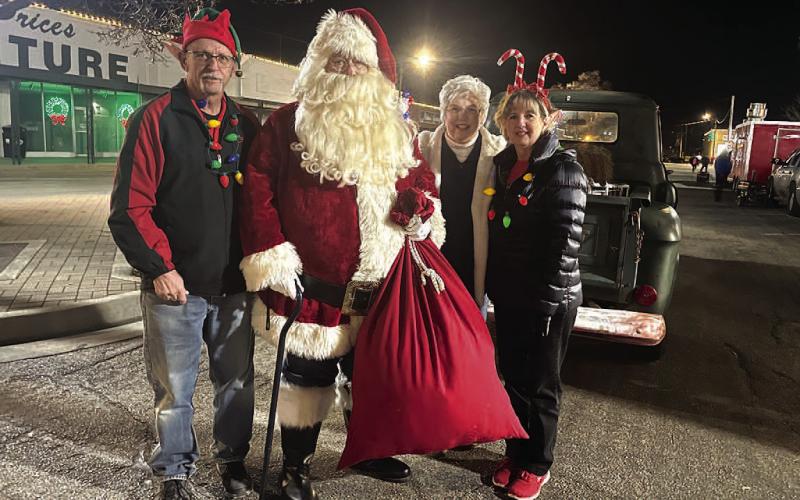 West Texas Christmas window contest winners