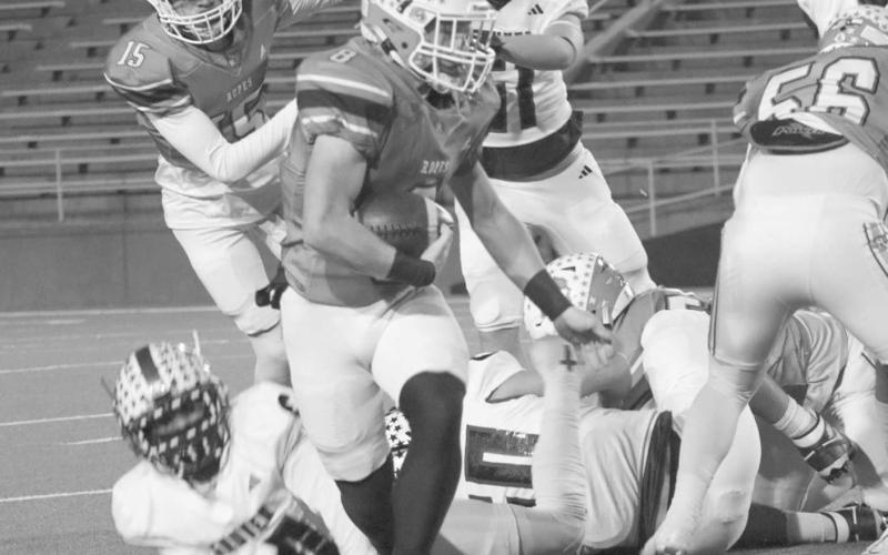 GET THE EDGE - Ropes Eagle Ryland Kieth got to the outside of the offensive line on his run during the team’s game against the Gruver Greyhounds this past Friday. (Staff photo by Aalijah Soliz)