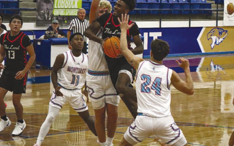 TOO STRONG - Levelland Lobo Eryk Jones sliced his way through the Montery defense during the team’s contest in the Gene Messer Tournament at Frenship. (Staff photo by Aalijah Soliz)