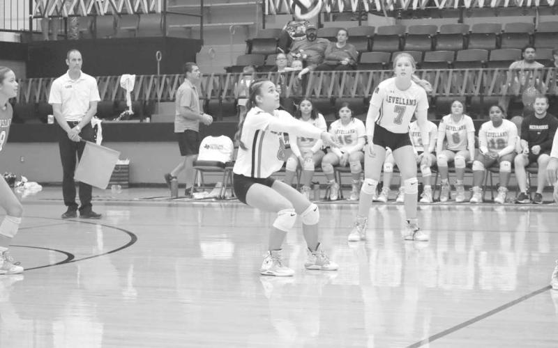POP-UP - Levelland Loboette Aubree Gaona popped the ball up to set her teammates up in their win over the Big Sprig Steers in the teams district win. (Staff photo by Aalijah Soliz)